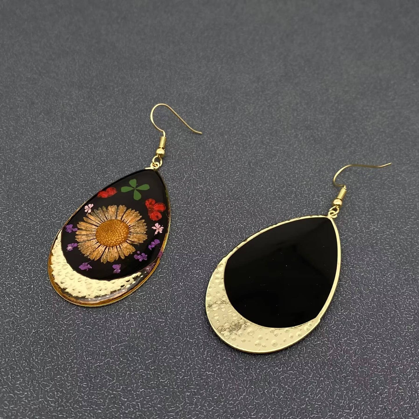 Black Floral Drop Shape Dried Flowers Dangle Earrings