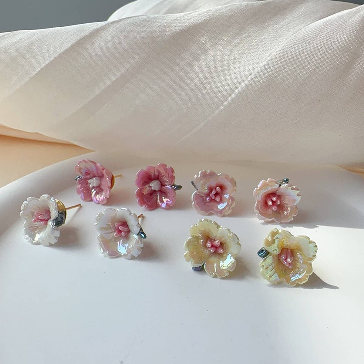 Flower stud earrings