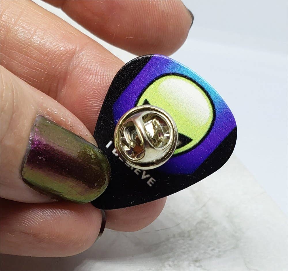 Alien I Believe Guitar Pick Pin or Tie Tack