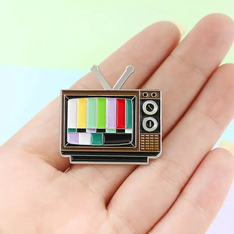 Retro TV Pin
