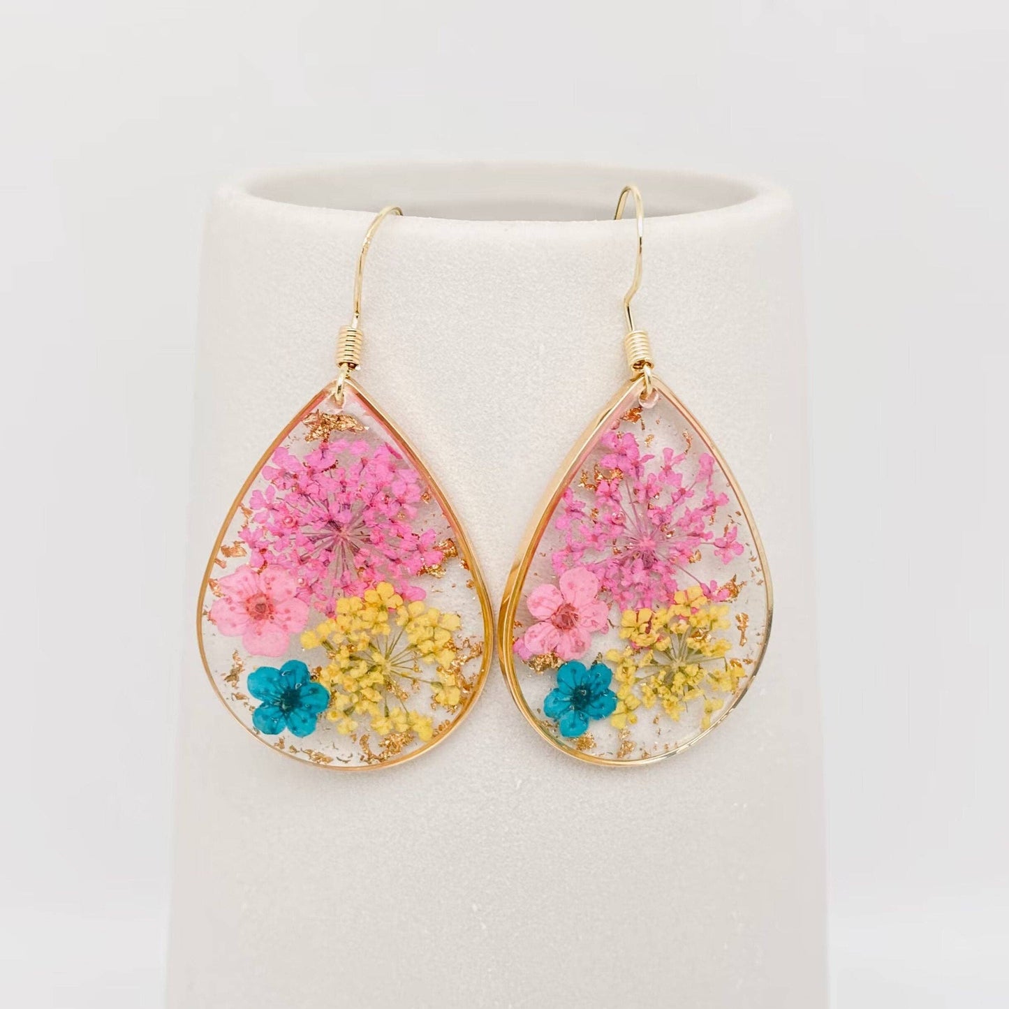 Drop-shaped Natural Dried Flower Earring