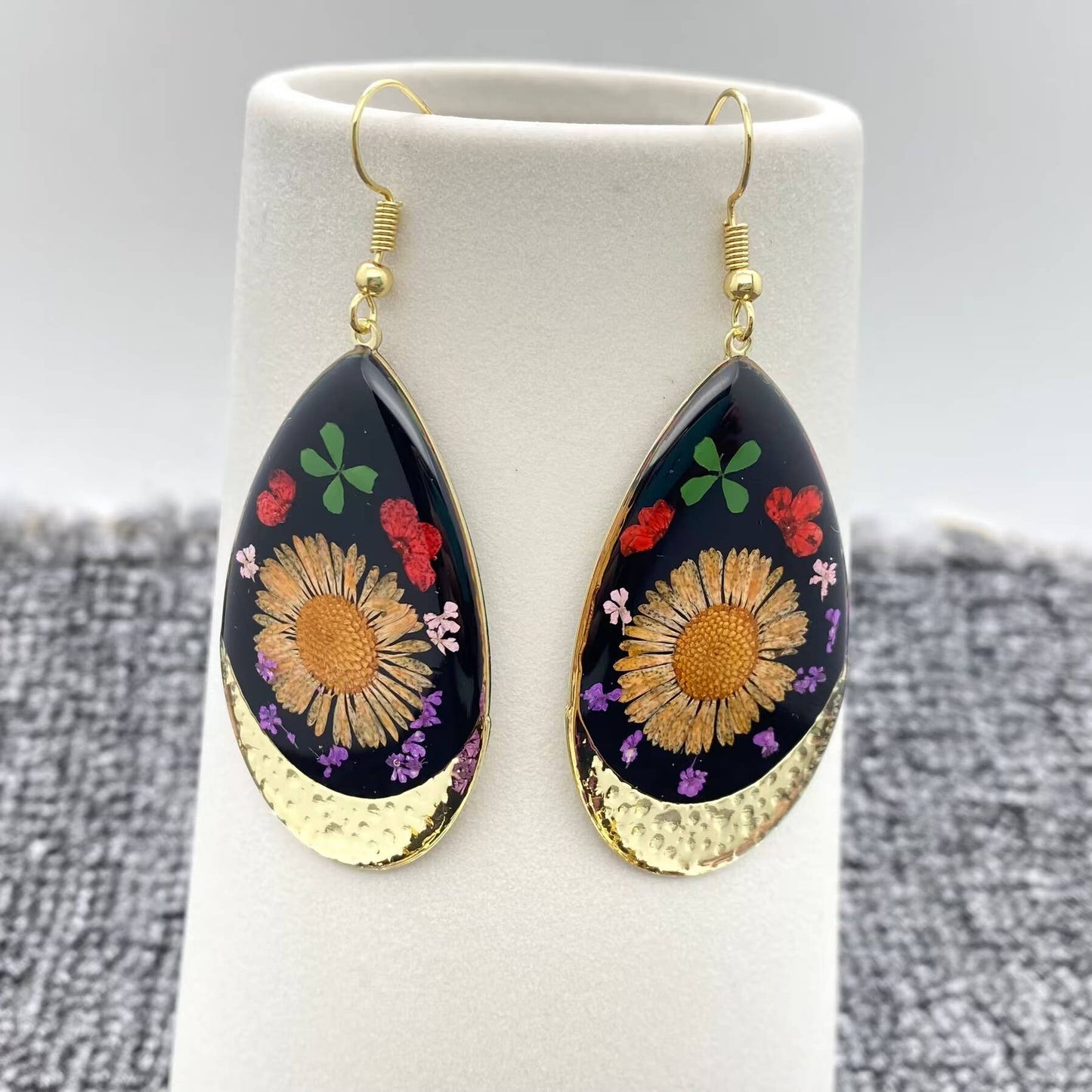 Black Floral Drop Shape Dried Flowers Dangle Earrings