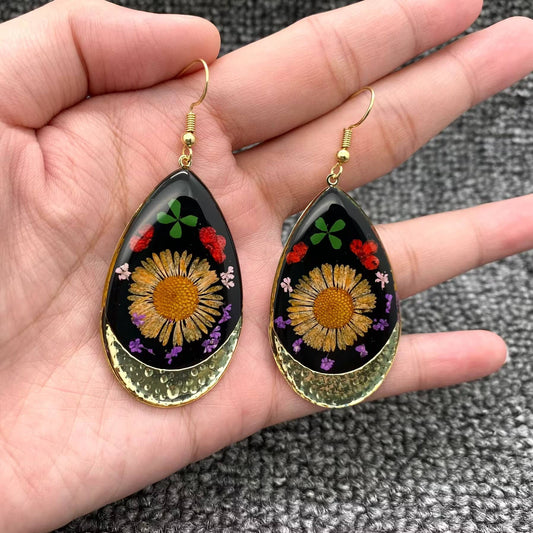 Black Floral Drop Shape Dried Flowers Dangle Earrings