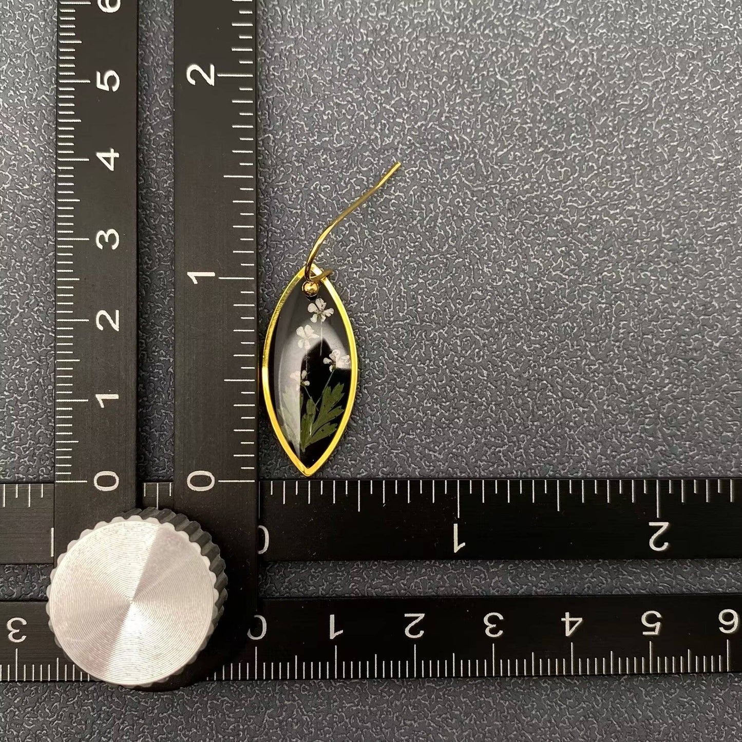 Pressed Dried Flower Black Resin Dangle Earrings