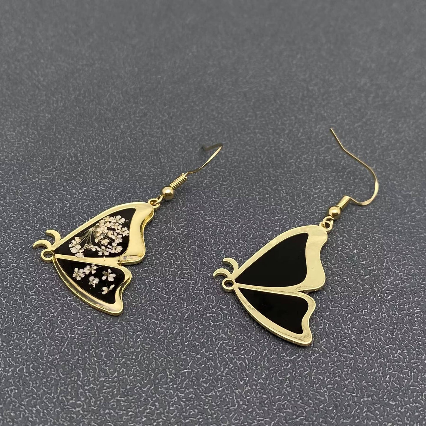 Queen Anne's Lace Dried Flower Black Butterfly Earrings