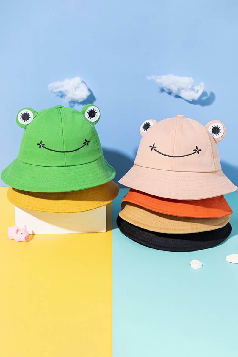 Frog design bucket hat