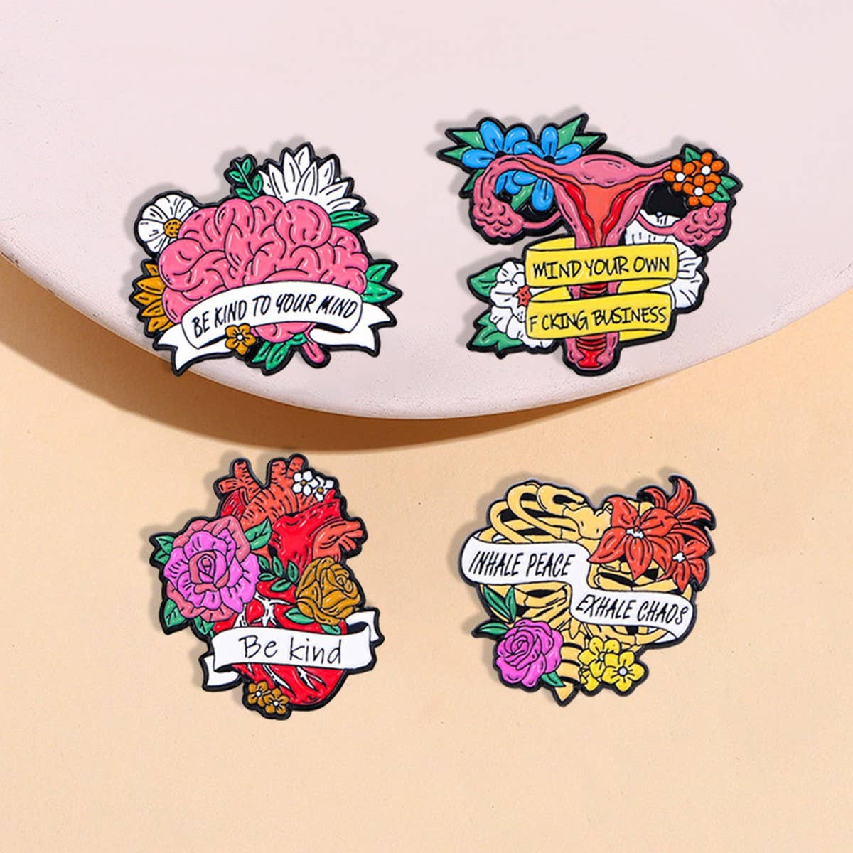 Message pins/brooches