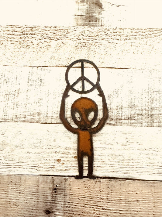 Alien Full body Holding Peace Symbol Magnet
