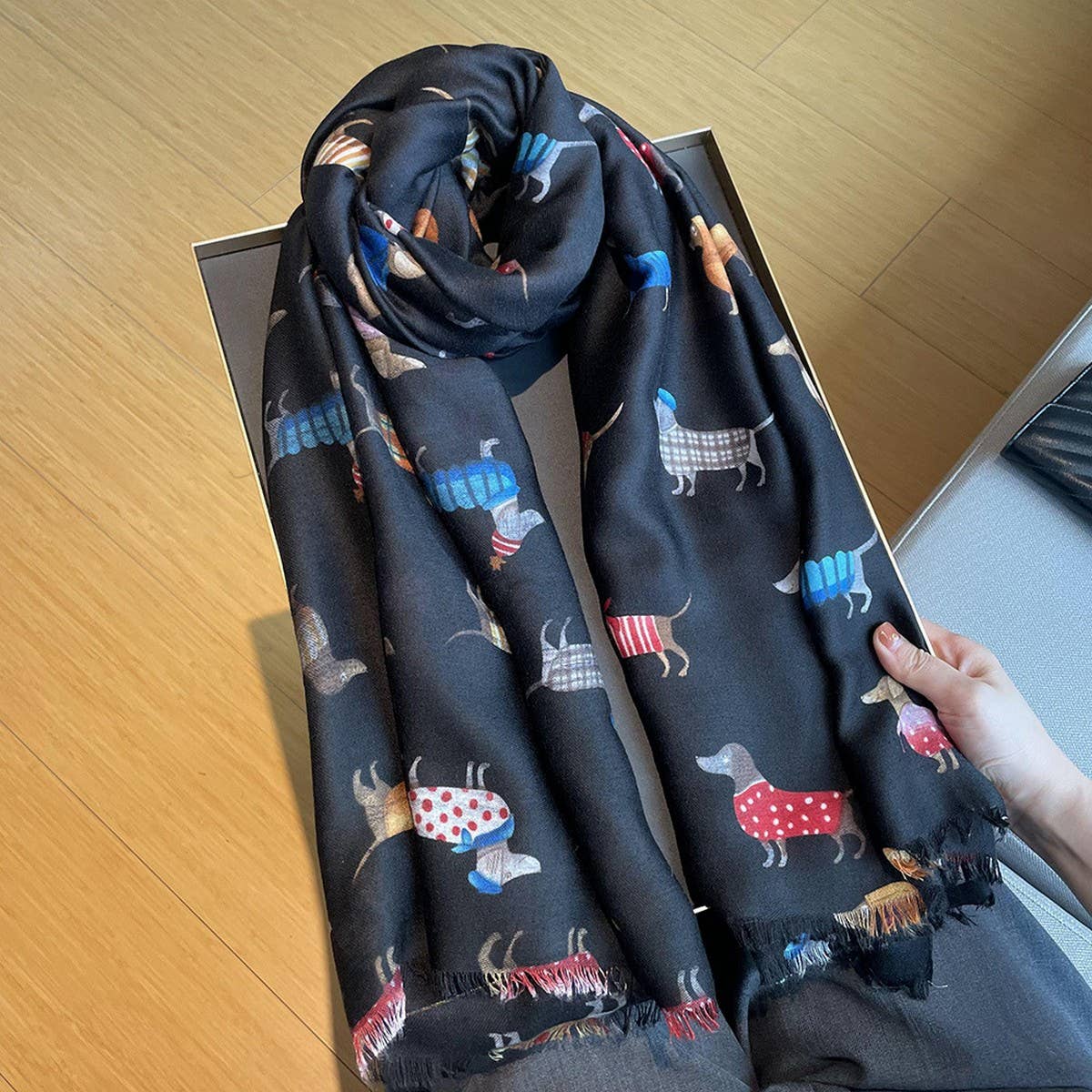 Dog print cotton/linen scarf