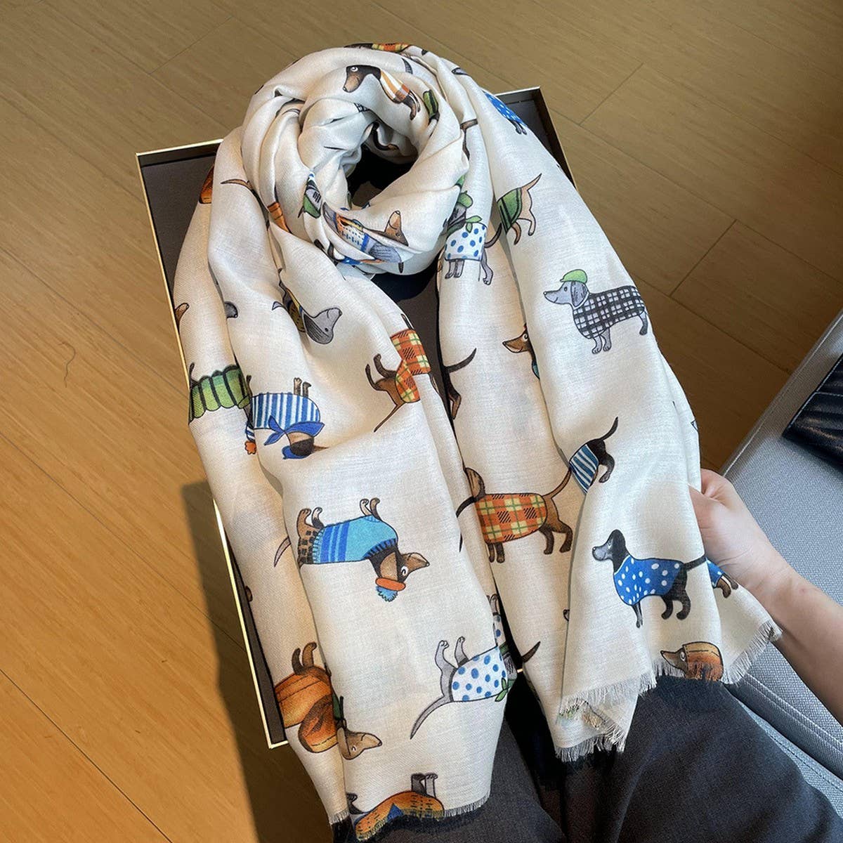 Dog print cotton/linen scarf