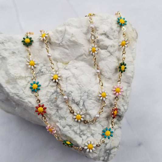 All Around Daisy Flower Necklace
