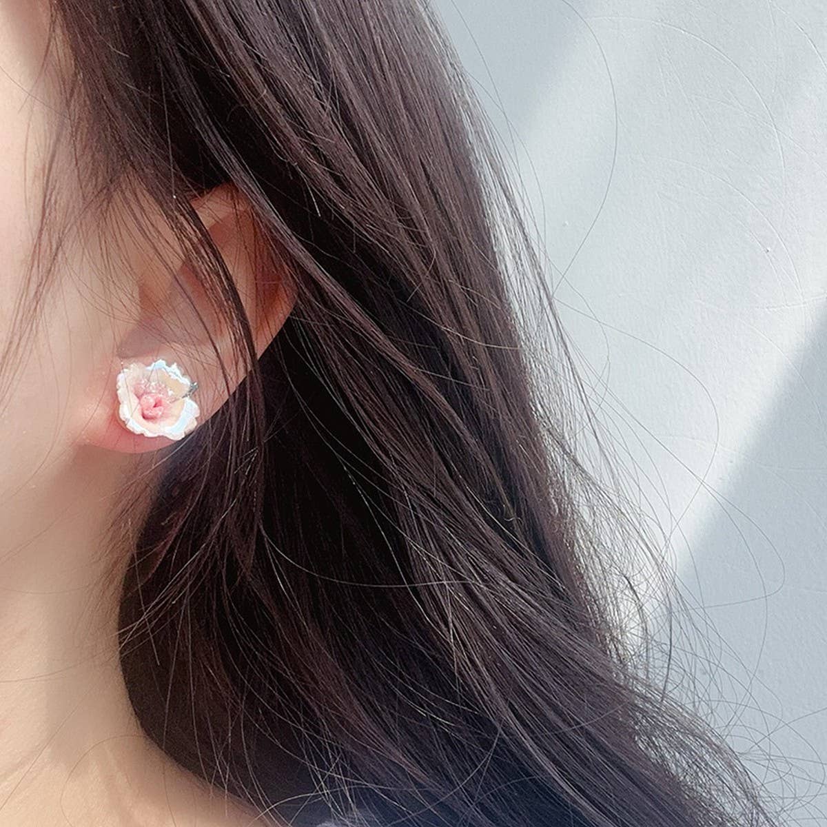 Flower stud earrings