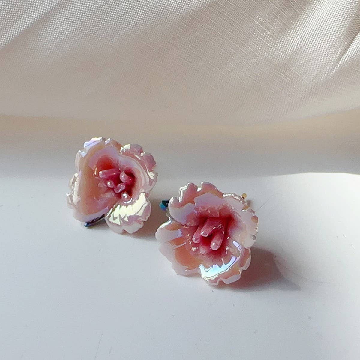 Flower stud earrings