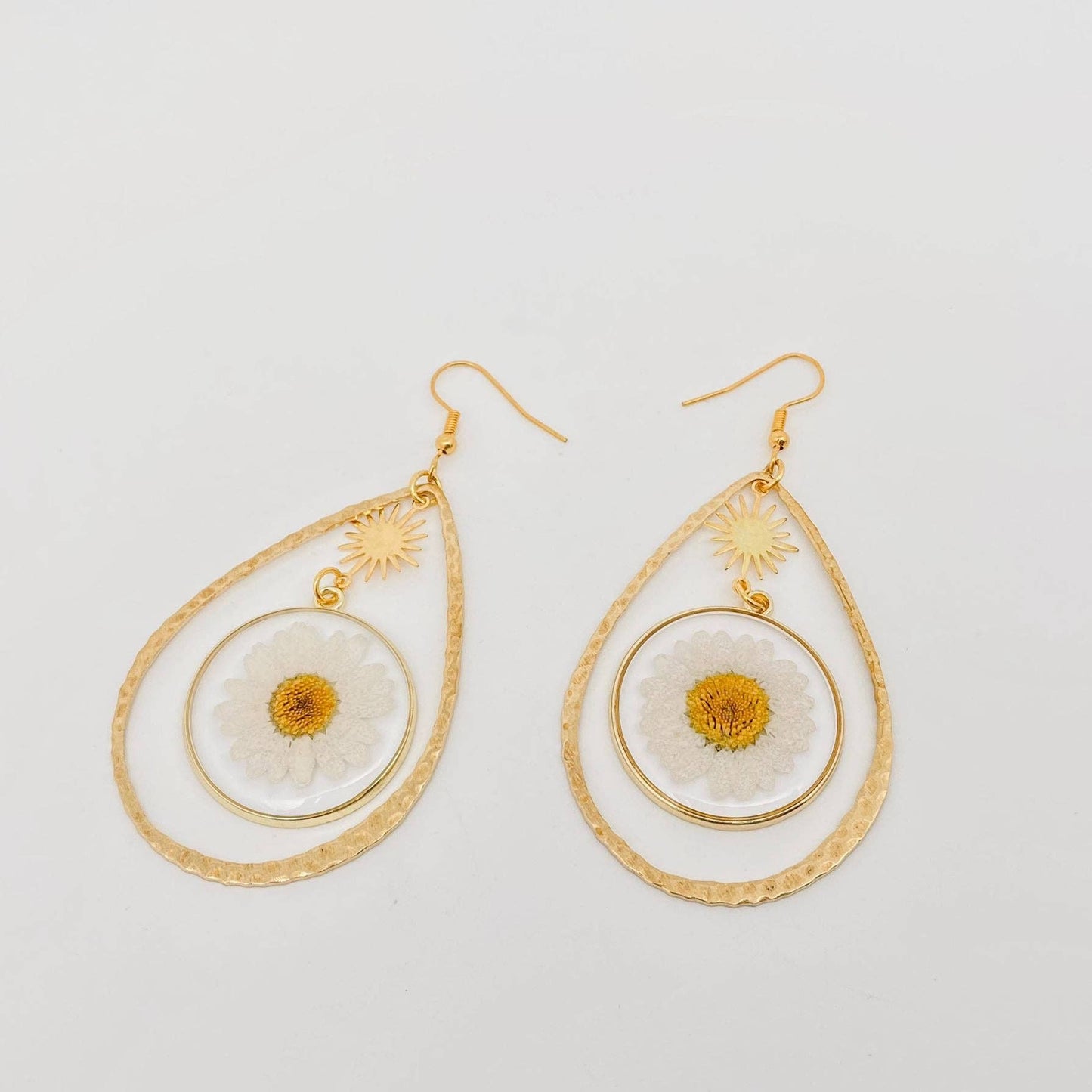 Daisy Pressed Flower Drop-shaped Dangle Earrings