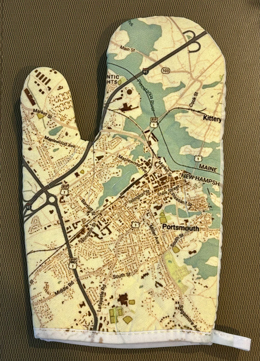 Portsmouth map right handed oven mitt