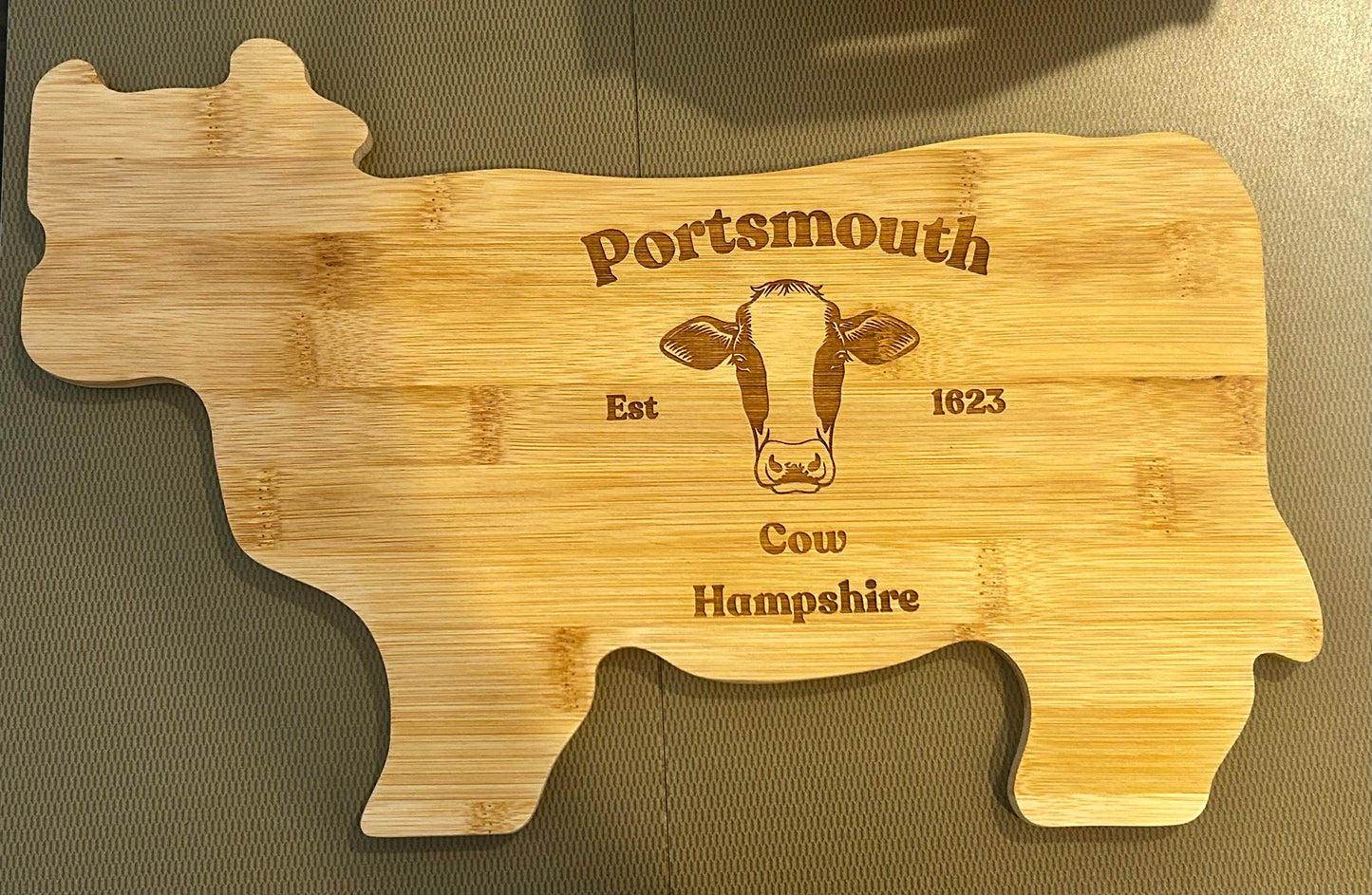 Cow Hampshire Bamboo Cutting Board