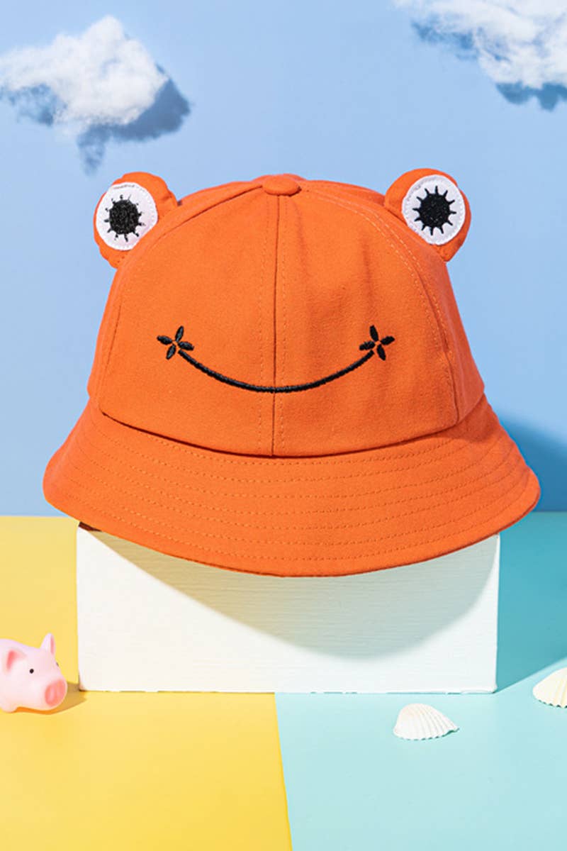 Frog design bucket hat