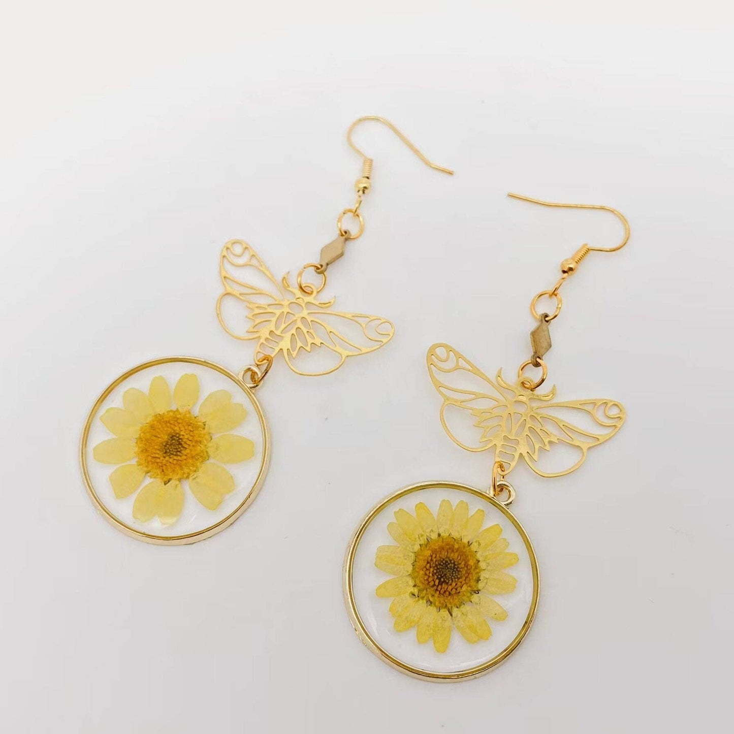 Daisy Pressed Flower Moth Pendant Earrings