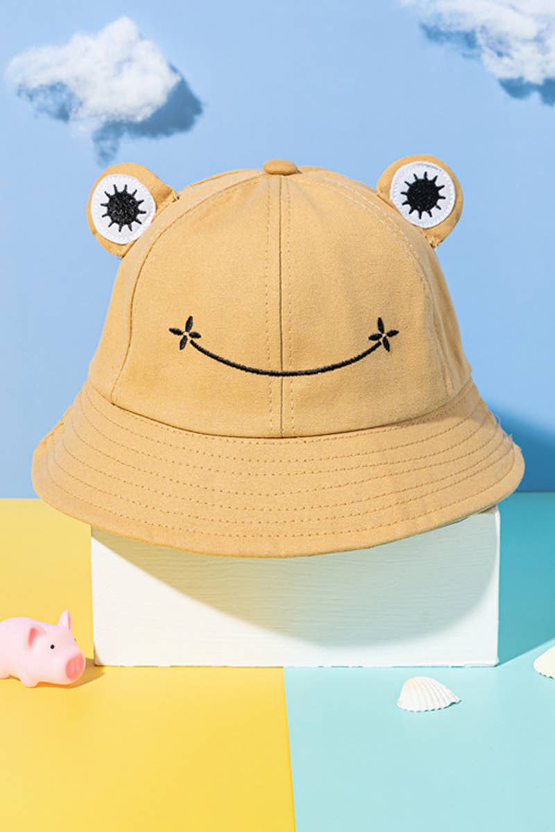 Frog design bucket hat