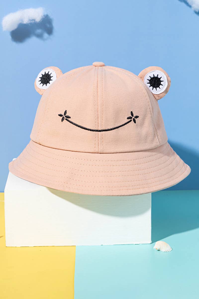 Frog design bucket hat