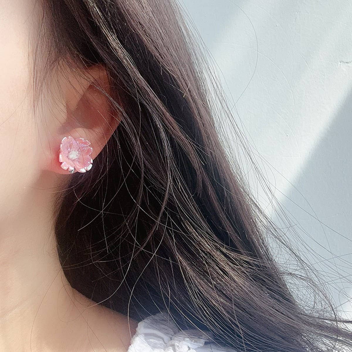 Flower stud earrings
