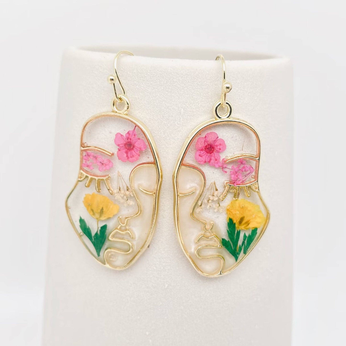 Floral Face Dried Flower Dangle Earrings