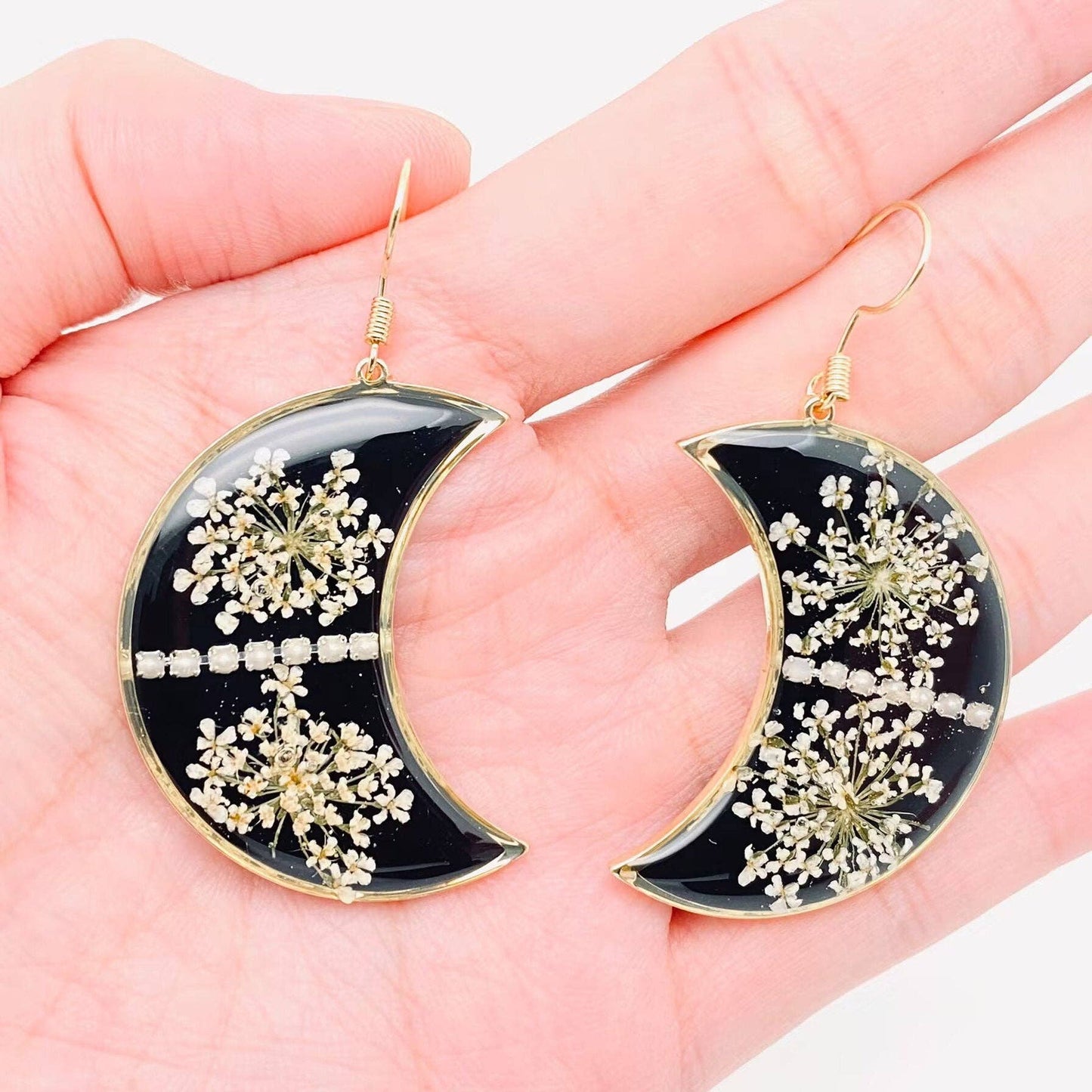 Black Moon Queen Anne's Lace Dried Flower Earrings