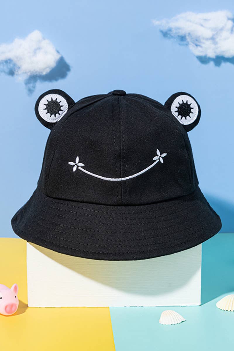 Frog design bucket hat