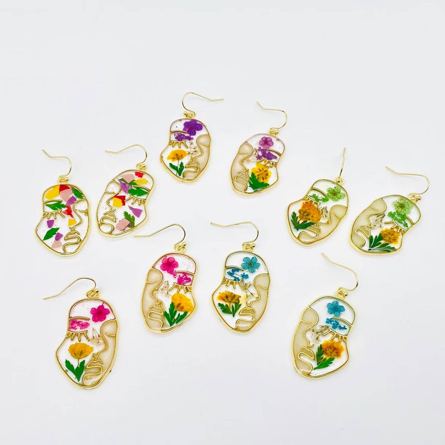 Floral Face Dried Flower Dangle Earrings